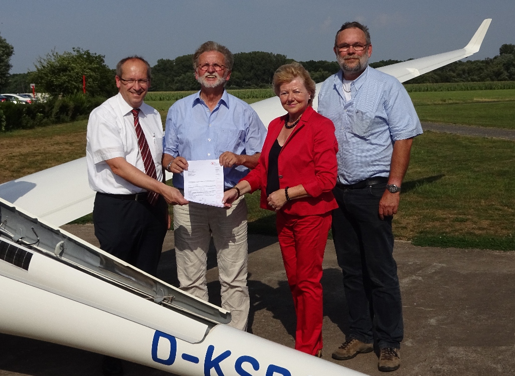 v.l.: Stefan Bahn(Sportkreisvorsitzender), Albrecht Müller (1. Vorsitzender) , Sieglinde Weber (stv. Sortkreisvorsitzende), Claus Bühler (1. Schriftführer)